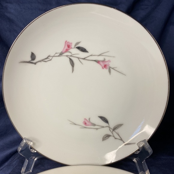Vintage Cherry Blossom Fine 1067 ~ 4 Pieces ~ Cup/Saucer, Salad Plate & Bowl - Picture 10 of 13